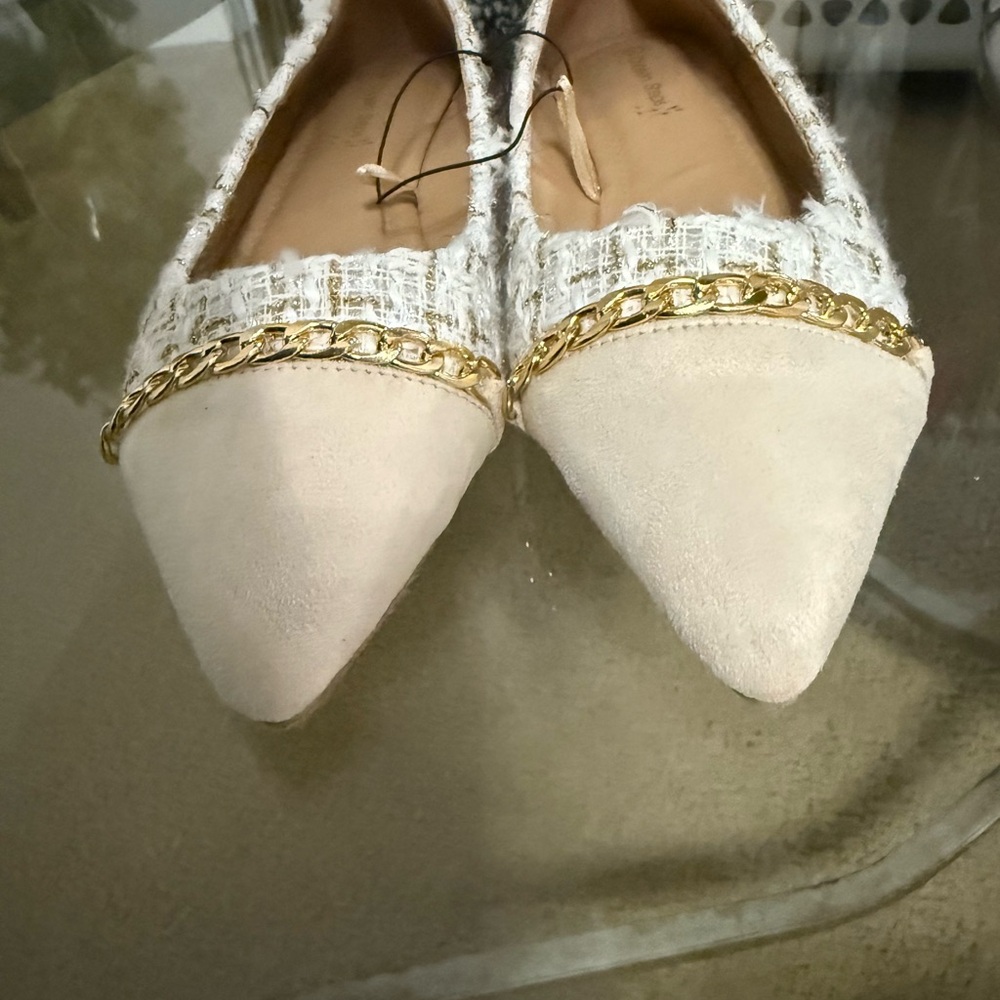 Beige & White Tweed Flats With Gold Chainlink Accent - Picture 5 of 6